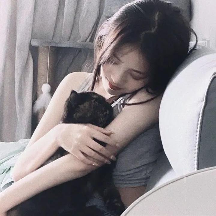 播音台的姊妹花